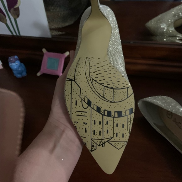 size 8 1/2. Bella Vita Brand gold sparkle heels - Picture 5 of 8